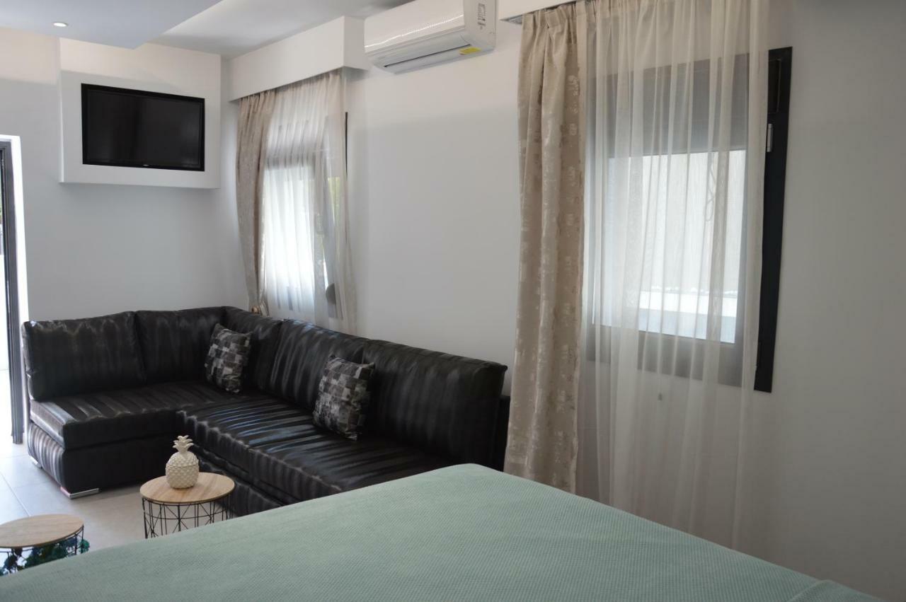S. Luxury Princess Suite Nea Kallikrateia Екстериор снимка