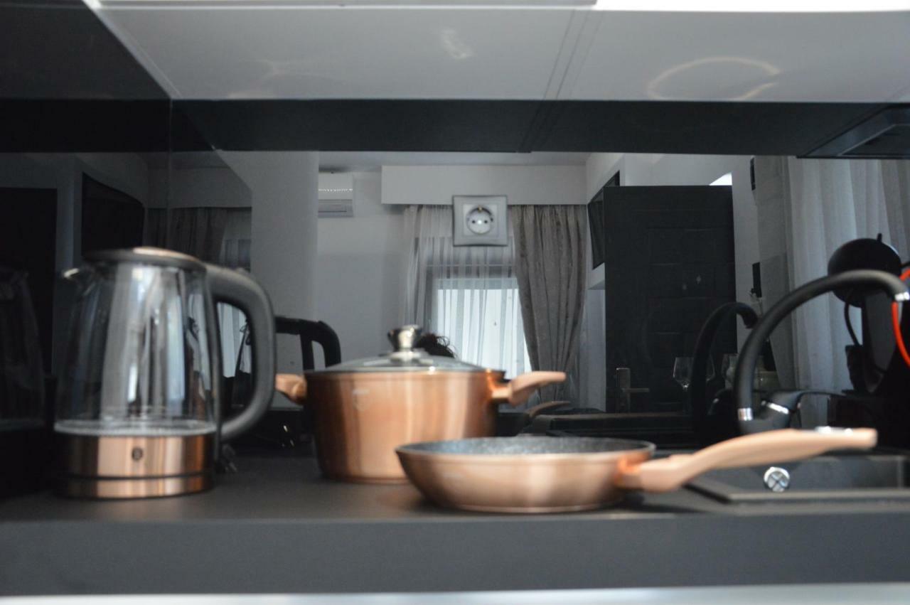 S. Luxury Princess Suite Nea Kallikrateia Екстериор снимка