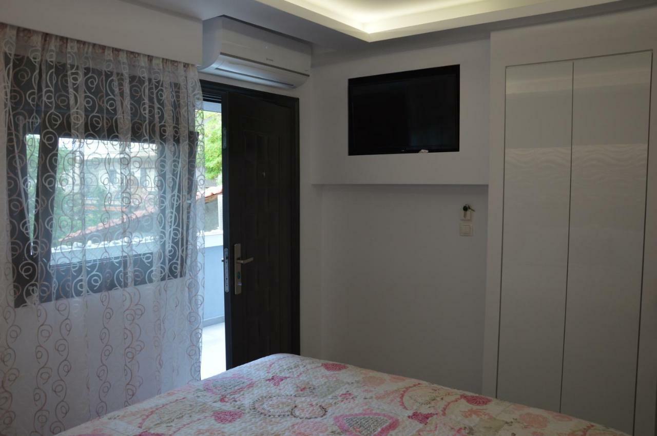 S. Luxury Princess Suite Nea Kallikrateia Екстериор снимка